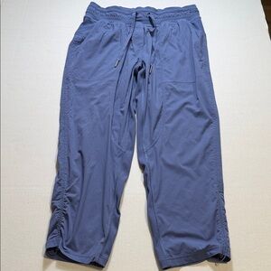 Lululemon Dance Studio Mid-Rise Cropped Pant
Style LW6CDQS